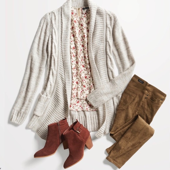 Papermoon Stitch Fix Cream Floral Blouse - Picture 2 of 10